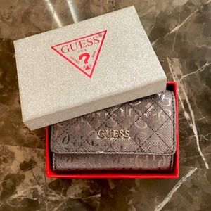 Guess wallet NWT